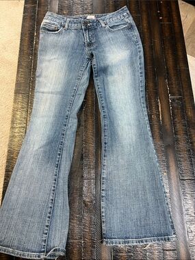 TILT Women’s Light Blue Flare Jeans - Faded Stretch Denim